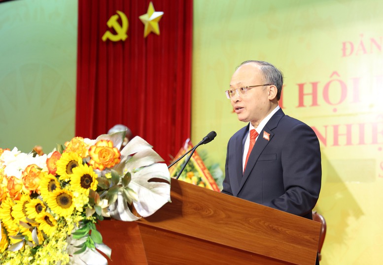 Đồng chí Lê Trọng Thụ, Bí thư Đảng ủy phường Sầm Sơn báo cáo tại Đại hội - Ảnh: VGP/Đức Tuân