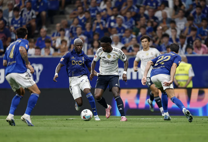 Vinicius Junior ấn định chiến thắng 3-0 của Real Madrid phút bù giờ