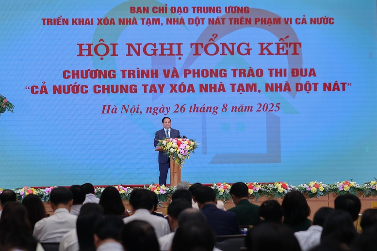 Thủ tướng: Xóa hơn 330.000 nhà tạm, dột nát là 'Công trình Quốc gia đặc biệt' của 'ý Đảng, lòng dân' - Ảnh: VGP/Nhật Bắc