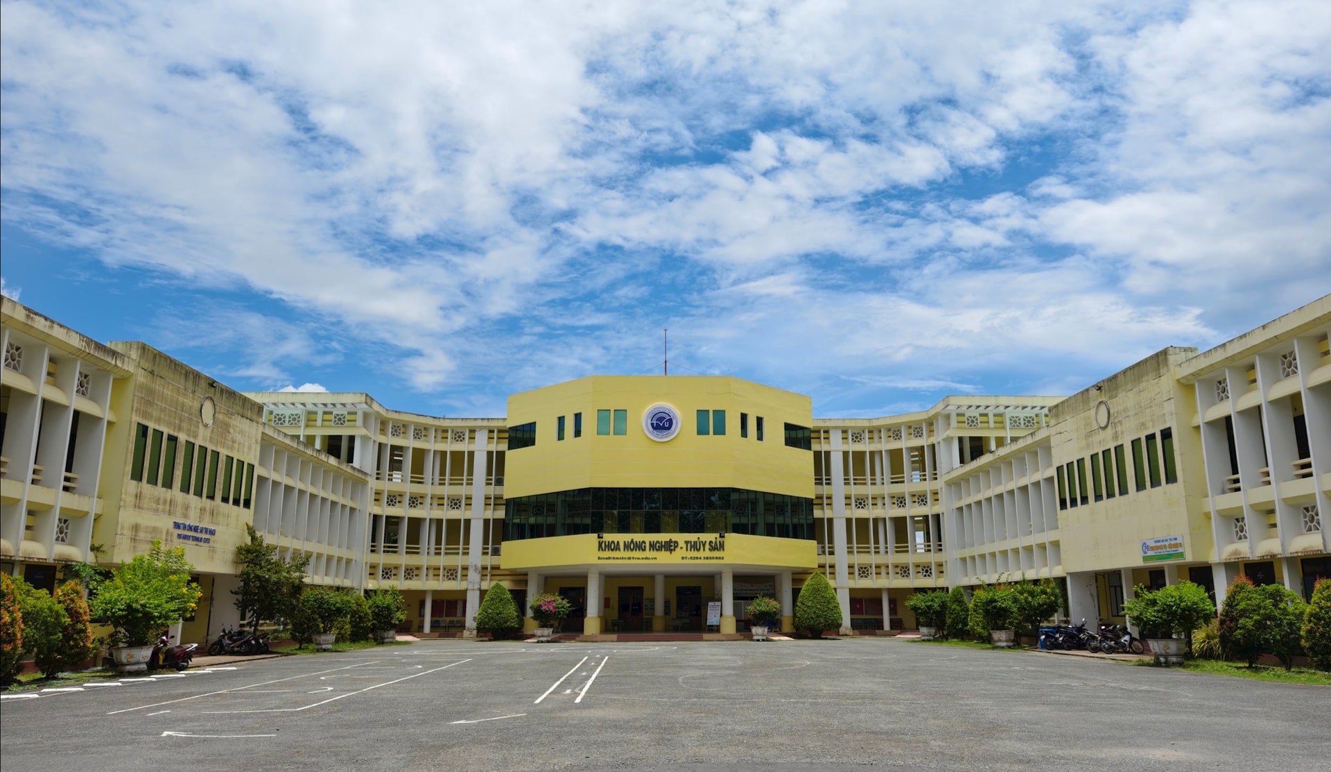 Khoa NNTS - Đại học Trà Vinh -Ảnh: T.V