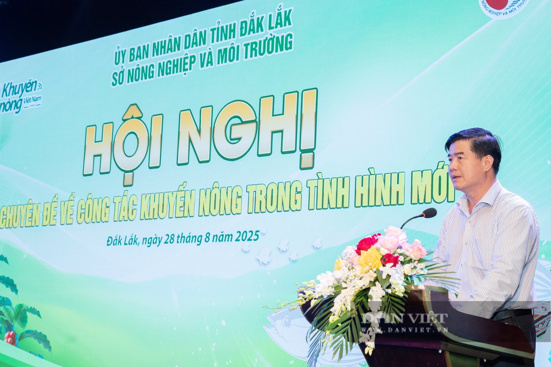 Ông Nguyễn Thiên Văn, Phó Chủ tịch UBND tỉnh Đắk Lắk, phát biểu tại hội nghị