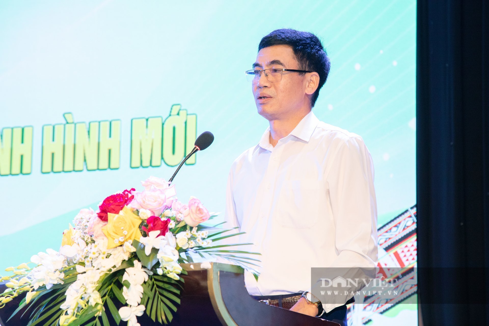 Ông Hoàng Văn Hồng, Phó Giám đốc Trung tâm Khuyến nông Quốc gia, phát biểu tại hội nghị.
