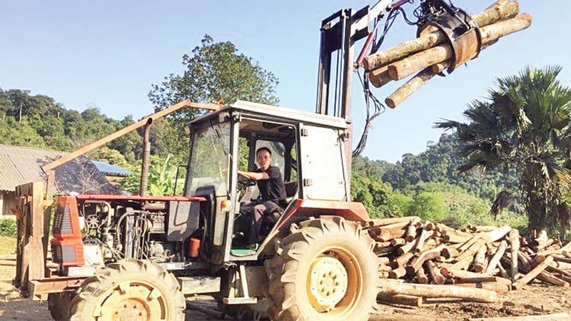 Cả làng phục lăn anh nông dân Bắc Kạn sáng chế máy nông nghiệp đa năng