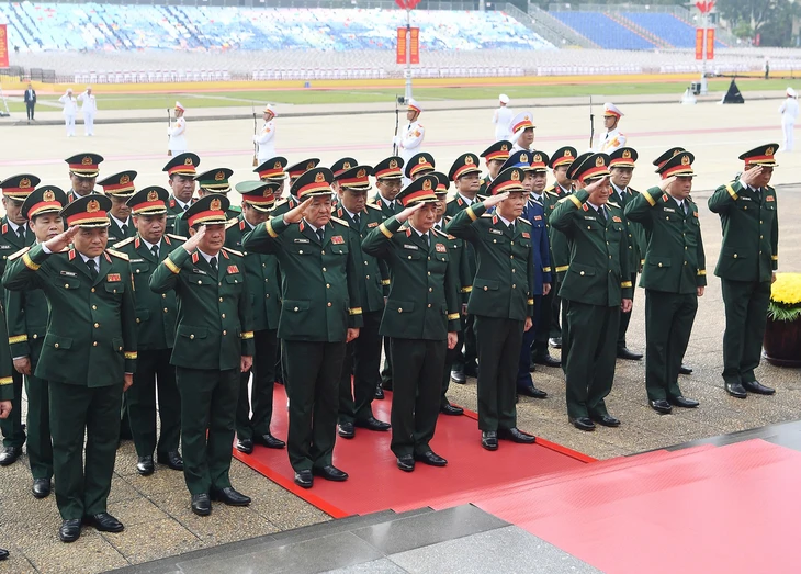  Đoàn Quân ủy Trung ương - Bộ Quốc phòng tưởng niệm Chủ tịch Hồ Chí Minh - Ảnh: NGỌC CHÂU