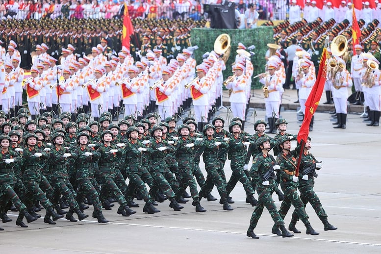 Khối nữ chiến sĩ Thông tin.