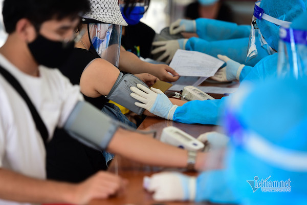 Việt Nam đã phân bổ hơn 56 triệu liều vắc xin, trong đó hơn 43,8 triệu liều đã được tiêm 
