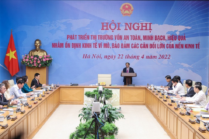 Thủ tướng Chính phủ Phạm Minh Chính chủ trì Hội nghị phát triển thị trường vốn ngày 22/4 - Ảnh: VGP/Nhật Bắc