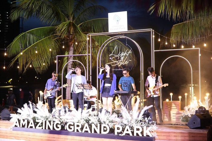 “Bữa tiệc” cuối tuần của các cư dân Vinhomes Grand Park càng thêm lãng mạn với những màn trình diễn ấn tượng cùng giai điệu ngọt ngào.