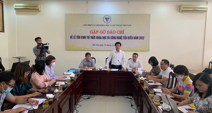 Ngày 19/5, Liên hiệp các Hội Khoa học và Kỹ thuật Việt Nam (VUSTA) tổ chức gặp gỡ báo chí thông tin về Lễ tôn vinh trí thức Khoa học và Công nghệ tiêu biểu năm 2022.