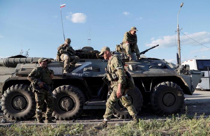 Chiến sự tại Ukraine do Nga khởi xướng kể từ ngày 24/2 khiến phương Tây phải thay đổi suy nghĩ trong quan hệ với Nga. Ảnh: Reuters.