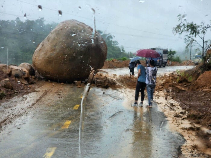Sạt lở tại tuyến đường 4H giáp huyện Mường Chà với huyện Nậm Pồ xảy ra ngày 23/5. Hiện đã được khắc phục. (Ảnh: baotainguyenmoitruong)