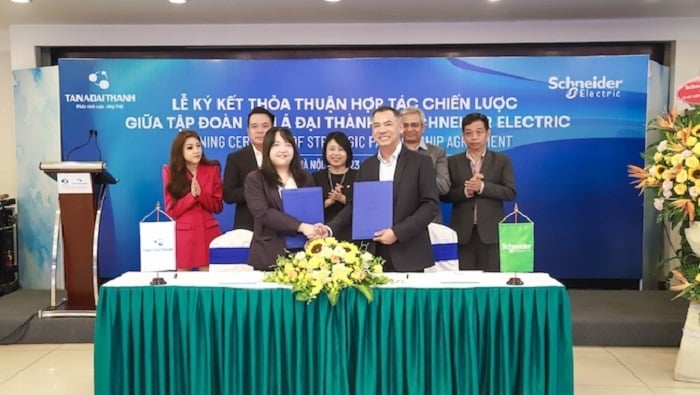 Tân Á Đại Thành hợp tác Schneider Electric xây dựng giải pháp cho khu đô thị thông minh. Ảnh: Theleader