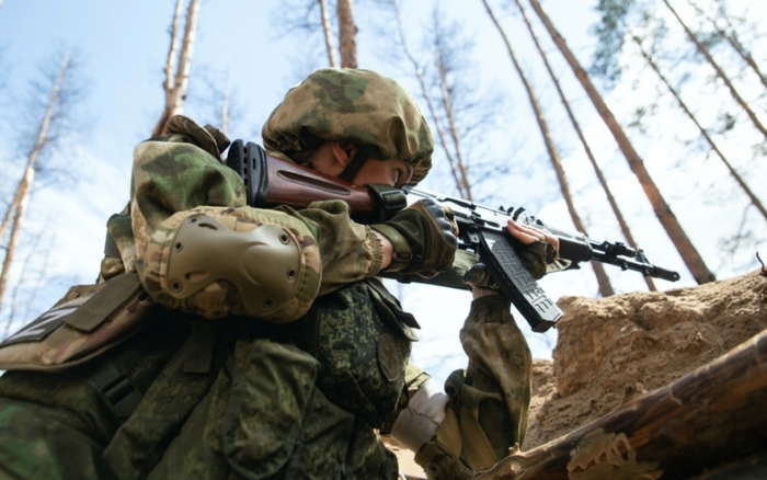 Lính Nga trên chiến trường Donbass. Ảnh: TASS.
