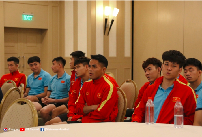 Hình ảnh các tuyển thủ U23 Việt Nam tại buổi gặp gỡ và phổ biến quy định chung trước thềm VCK U23 châu Á 2022. Ảnh: VFF