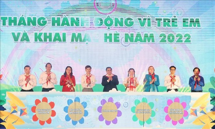 Thủ tướng Phạm Minh Chính đến dự và phát biểu tại Lễ phát động Tháng hành động vì trẻ em và khai mạc hè năm 2022. (Ảnh: TTXVN)