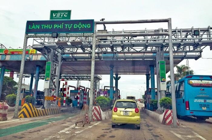 Phó Thủ tướng Lê Văn Thành yêu cầu Bộ Giao thông vận tải có phương án bảo đảm giao thông thông suốt, tuyệt đối không để xảy ra sự cố hệ thống thu phí ETC làm ảnh hưởng đến trật tự, an toàn giao thông trên tuyến. Ảnh: Công luận
