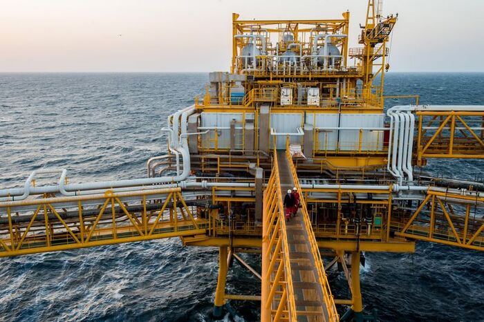 Một giàn khoan dầu ngoài khơi ở Mỏ dầu Salman của Vịnh Ba Tư, gần đảo Lavan, Iran. Ảnh: Bloomberg.