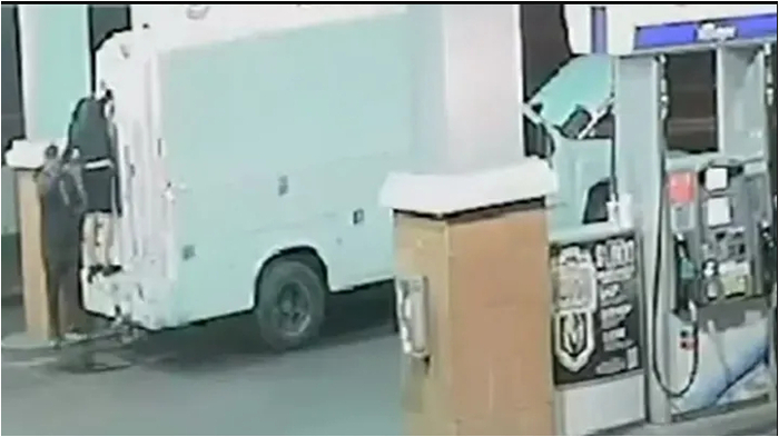 Những tên trộm sử dụng xe tải cải tiến để ăn cắp hàng nghìn gallon xăng. (LVMPD/ Fox News).
