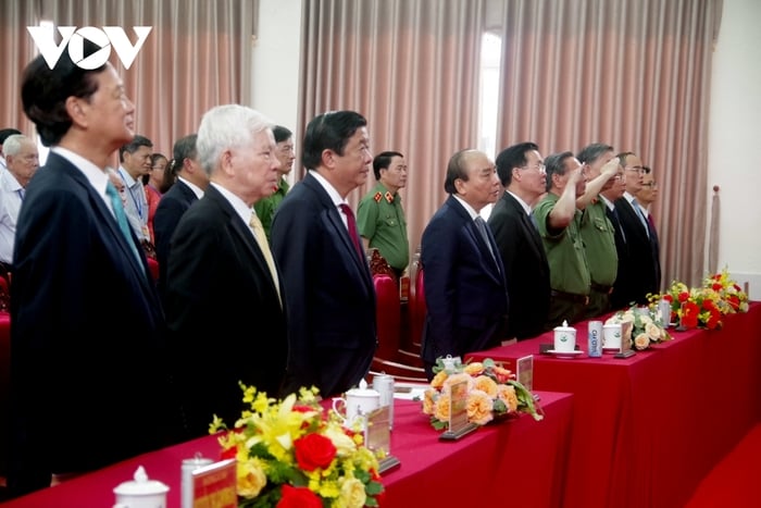 Các lãnh đạo, nguyên lãnh đạo Đảng, Nhà nước tham dự Lễ kỷ niệm.