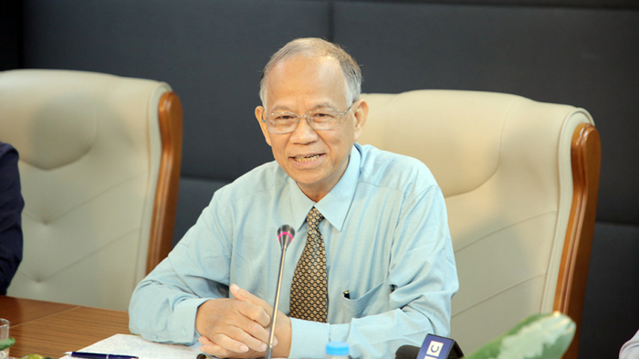 Chuyên gia kinh tế TS. Nguyễn Minh Phong chia sẻ tại tọa đàm.