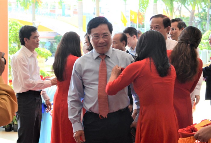 Ủy viên Bộ Chính trị, Phó Thủ tướng Thường trực Chính phủ Phạm Bình Minh tham dự lễ công nhận huyện Châu Đức là huyện nông thôn mới.
