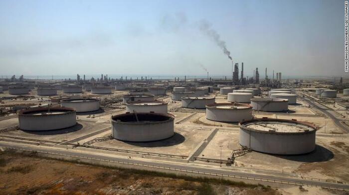 Giá dầu ghi nhận phiên giảm thứ tư liên tiếp trong ngày 30/6 do lo ngại về kinh tế toàn cầu giảm tốc. Ảnh: Reuters