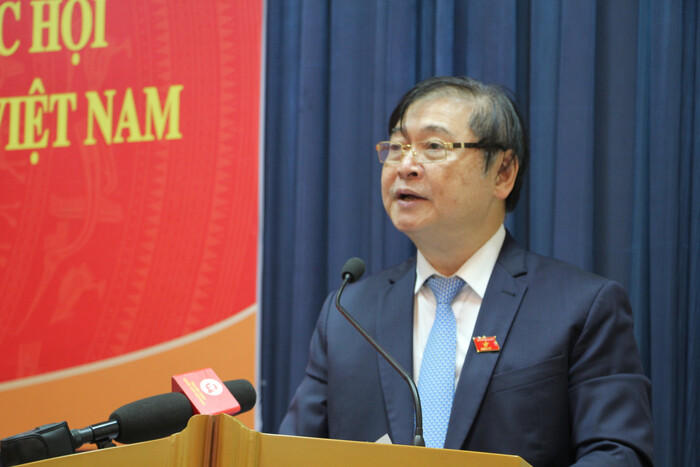 Chủ tich Liên hiệp Hội Việt Nam phát biểu tại buổi làm việc.
