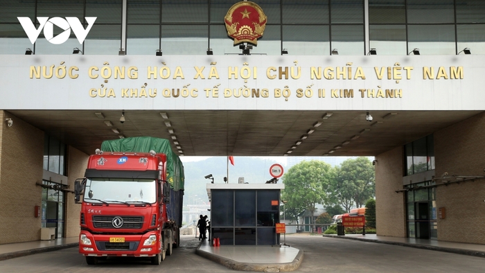 Xuất nhập khẩu qua Lào Cai dự báo vẫn gặp khó trong những tháng cuối năm.
