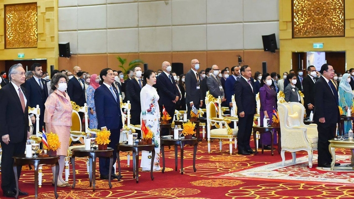 Hội nghị Bộ trưởng Ngoại giao ASEAN lần thứ 55 đã khai mạc tại Phnompenh, Campuchia.