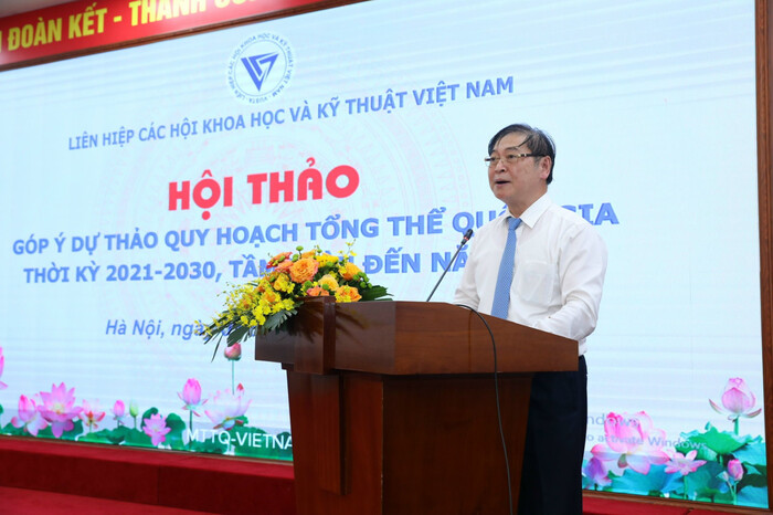 Chủ tịch LHHVN Phan Xuân Dũng phát biểu khai mạc hội thảo.