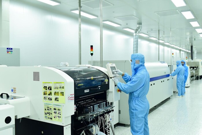 Dây chuyền hiện đại bên trong nhà máy sản xuất của Unicloud tại khu công nghệ cao TP.HCM