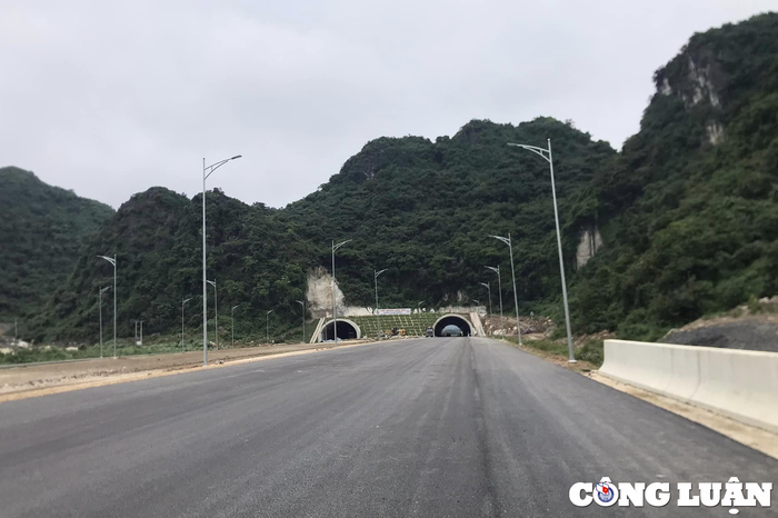 Hiện nhiều dự án thành phần cao tốc Bắc - Nam phía Đông đang bước vào giai đoạn hoàn thiện để đưa vào khai thác. Ảnh: Cao tốc Mai Sơn - Quốc lộ 45.