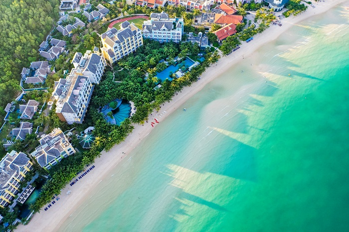 JW Marriott Phu Quoc Emerald Bay tọa lạc bên bãi Kem - Nam Phú Quốc