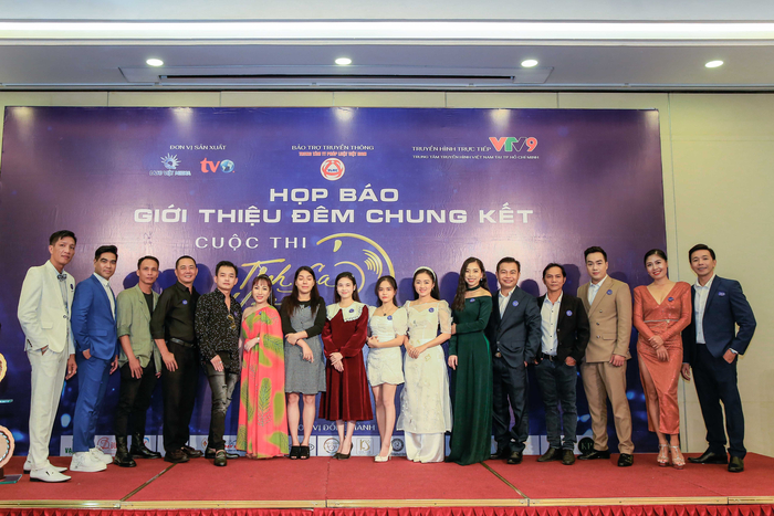 Các thí sinh tranh tài tại vòng chung kết cuộc thi “Tình Ca Việt Nam 2022”.