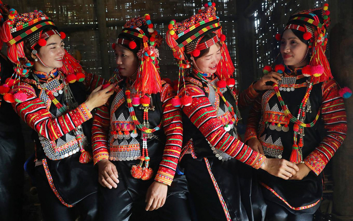Trang phục của người Hà Nhì đỏ - Nguồn: Tripnow.vn