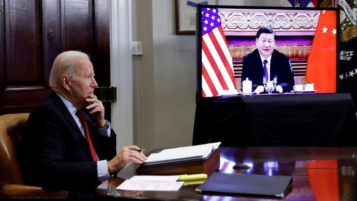 Tổng thống Mỹ Joe Biden điện đàm video với nhà lãnh đạo Trung Quốc Tập Cận Bình từ Nhà Trắng vào tháng 11/2021. Ảnh: Reuters