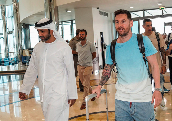 Messi cùng Di Maria và Paredes đã có mặt ở UAE để hội quân cùng đội tuyển Argentina - Ảnh: Getty