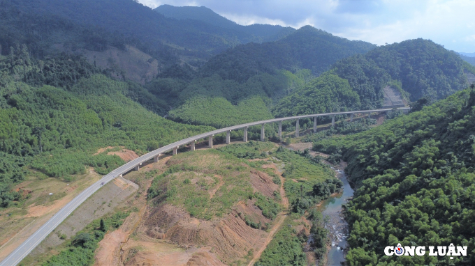 Cao tốc La Sơn - Hòa Liên vừa được đưa vào khai thác nối liền Huế và Đà Nẵng.