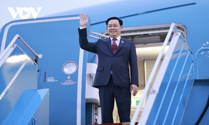 Chủ tịch Quốc hội Vương Đình Huệ lên đường thăm chính thức Campuchia, dự AIPA-43