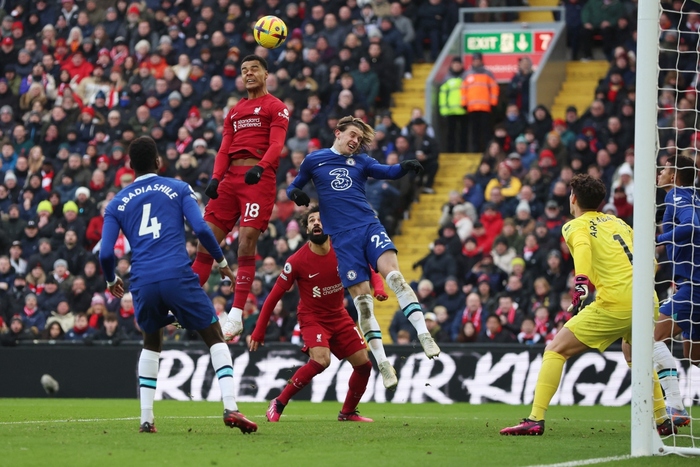 Các cầu thủ Liverpool và Chelsea bỏ lỡ nhiều cơ hội. (Ảnh: Reuters)