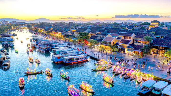 Du lịch Việt Nam năm 2023 đặt mục tiêu phấn đấu đón 110 triệu lượt khách du lịch