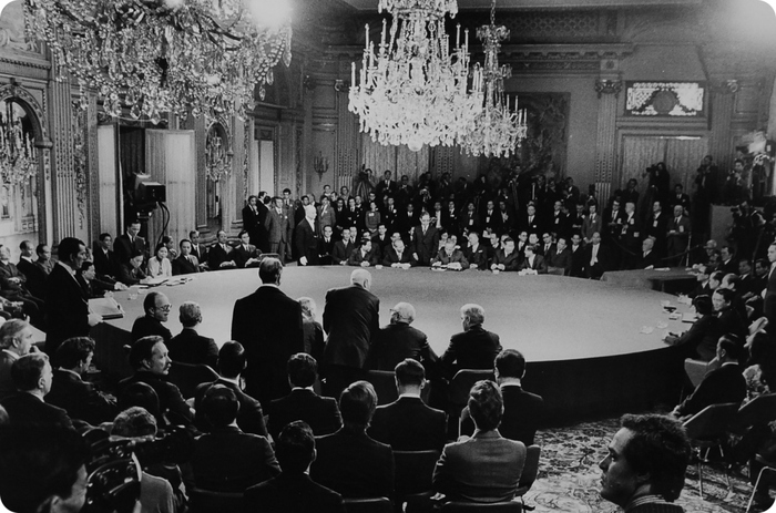 Toàn cảnh lễ ký kết Hiệp định Paris, ngày 27/1/1973. (Ảnh tư liệu)