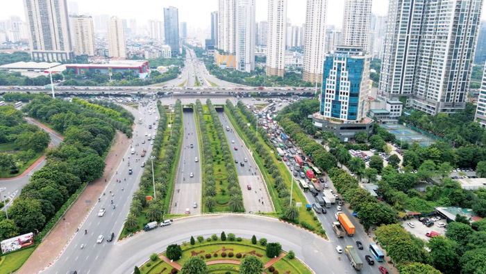 Hạ tầng giao thông của Hà Nội ngày càng được đầu tư đồng bộ, hiện đại. Ảnh: Phạm Hùng