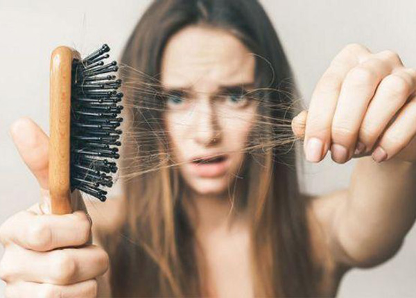 Hiện tượng rụng tóc ở tuổi dậy thì Hiện tượng rụng tóc ở tuổi dậy thì
