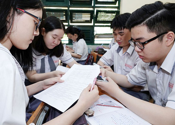 Thí sinh cả nước đã và đang đăng kí hồ sơ dự thi tốt nghiệp THPT năm 2020