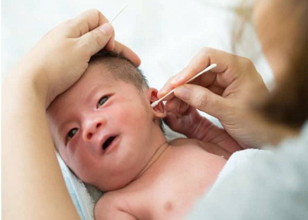 Viêm tai giữa chảy mủ ở trẻ em Viêm tai giữa chảy mủ ở trẻ em