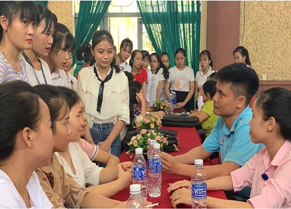 Sinh viên ĐH Hà Tĩnh hưởng ứng tham gia ngày hội hướng nghiệp năm 2020