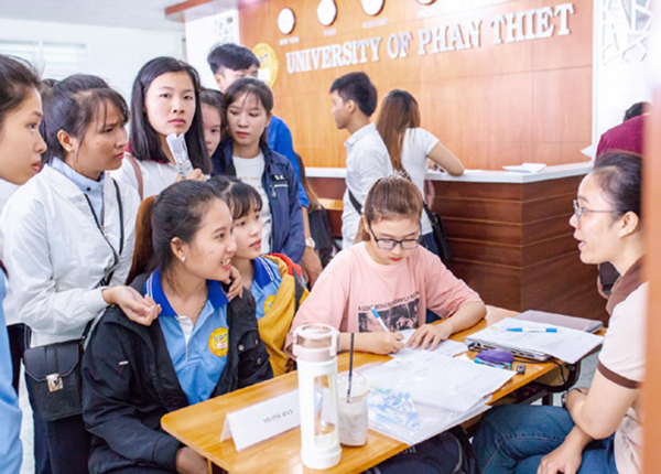 Đại học Phan Thiết tổ chức chương trình Ngày hội việc làm