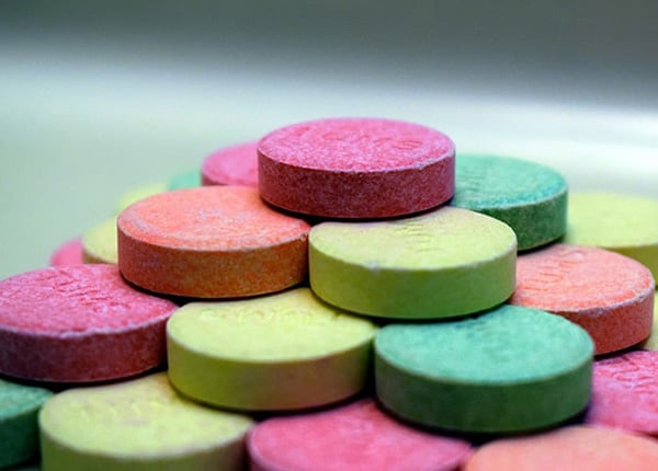 Antacid là thuốc kháng acid dùng điều trị, kiểm soát, phòng ngừa các bệnh của đường tiêu hóa