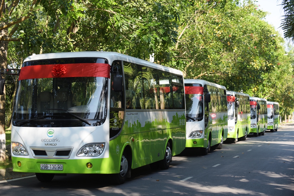 ecopark-mo-rong-dau-tu-he-thong-xe-bus-chat-luong-cao-ecobus-81d6e1225444a9e87dd734bccd534353